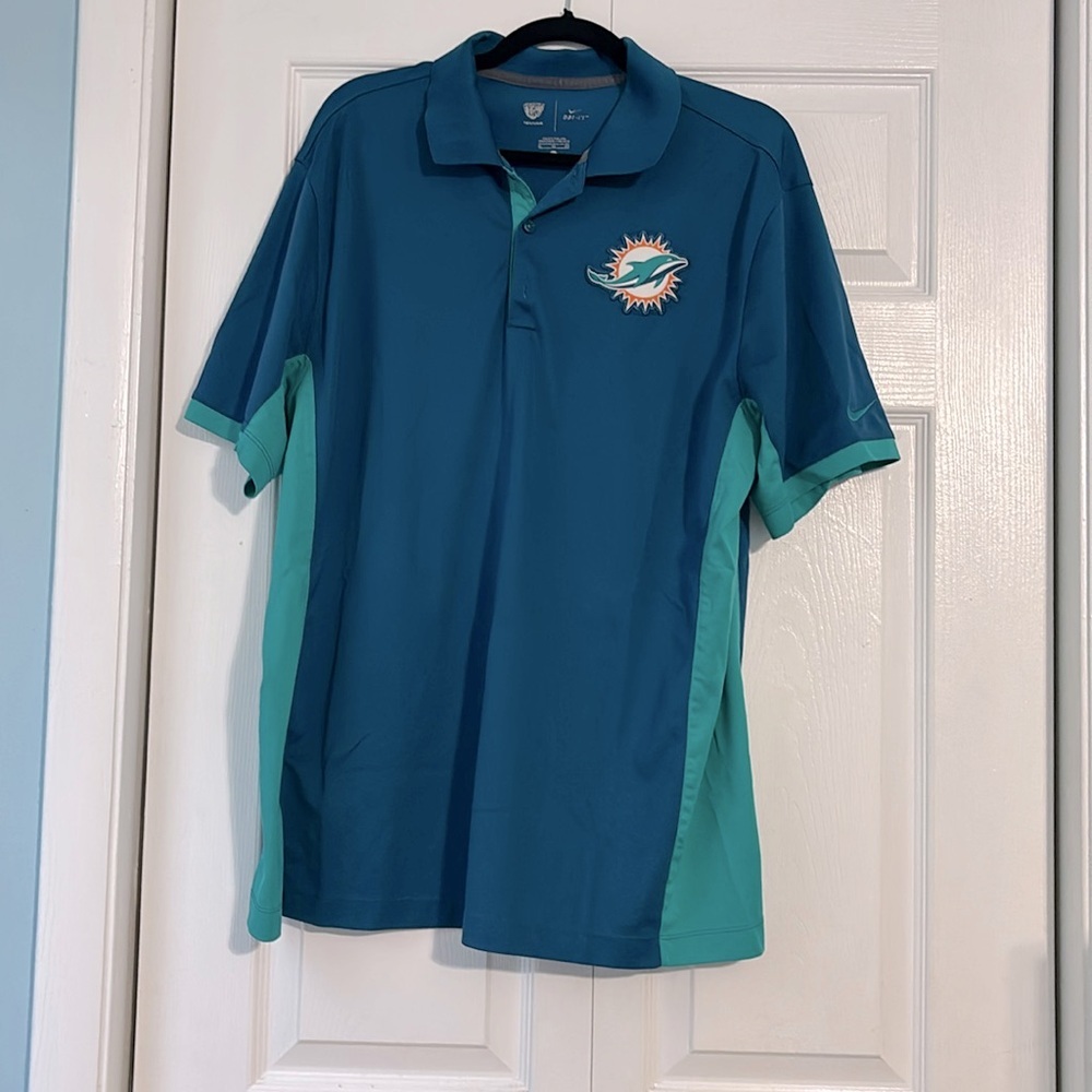 Nike 
Dri-FIT men’s Dolphins polo